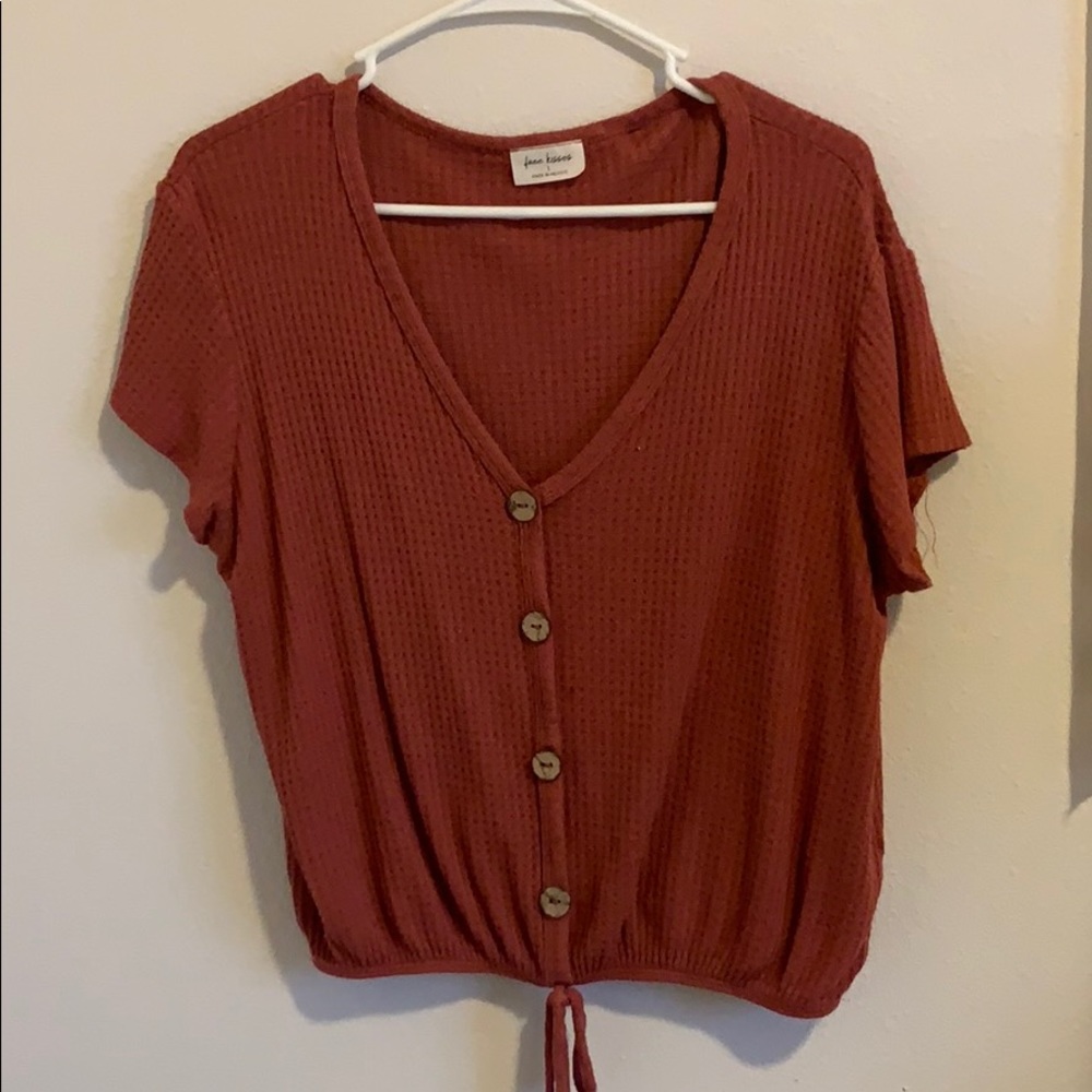 Woman’s cropped t-shirt